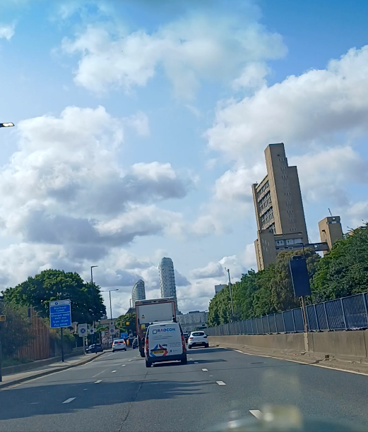 Sparse signage before Blackwall Tunnel