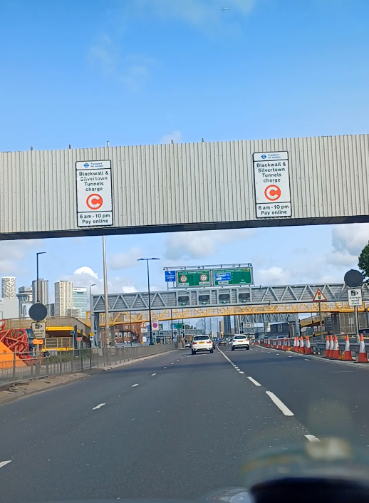 Sparse signage before Blackwall Tunnel